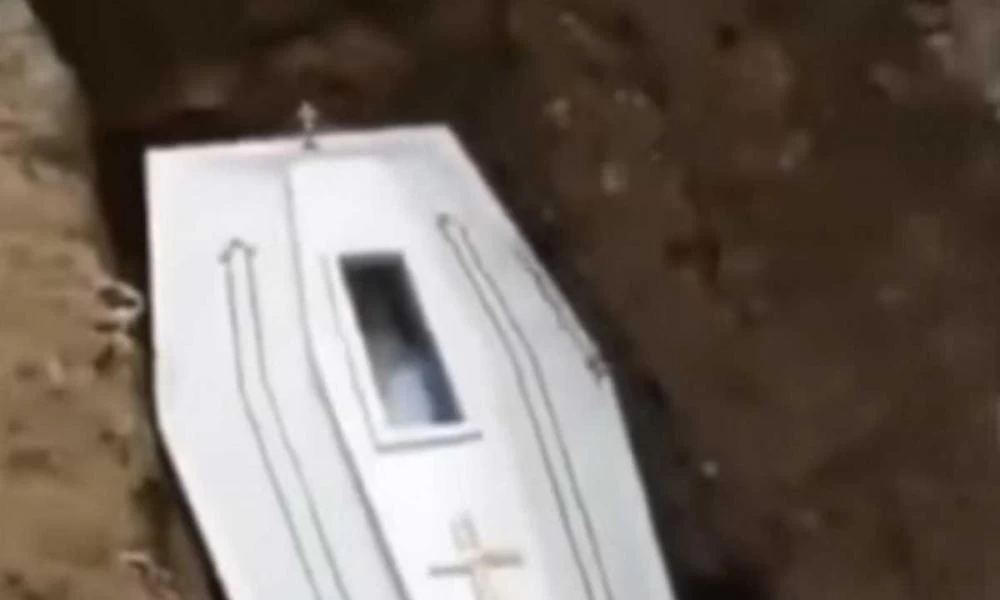 Καβάλα: Άγνωστοι έκλεψαν νεκρό άνδρα μέσα από το φέρετρο!
